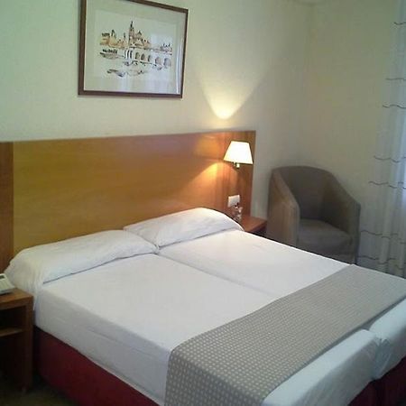 Ceylan Hotel Salamanca Bagian luar foto