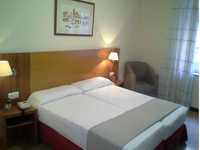 Ceylan Hotel Salamanca Bagian luar foto